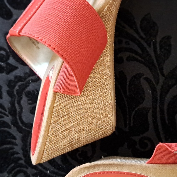 Sz 6 fits 6.5" 'Style & Co Red patent wedge heel 2.5" open toe sandals - Picture 4 of 8